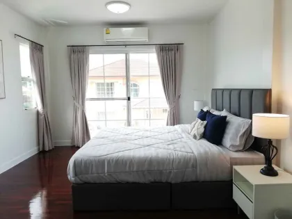 Luxury Renovated Private Pool Villa with 3 Beds, 3 Baths in Phuket Town