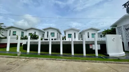 Вилла с 3 спальнями, разрешены питомцы для долгосрочной аренды в Mono Phuket