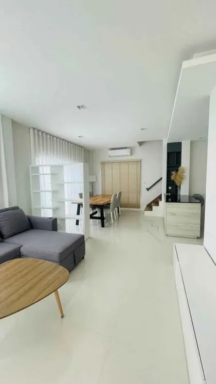4 Schlafzimmer 3 Badezimmer Villa zur Miete in Siwalee Rasada, Phuket Town