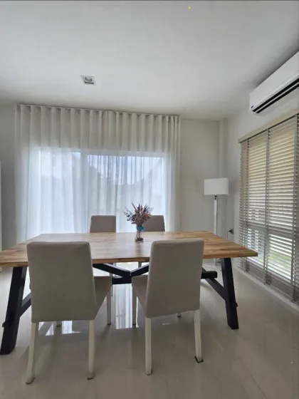 4 Schlafzimmer 3 Badezimmer Villa zur Miete in Siwalee Rasada, Phuket Town
