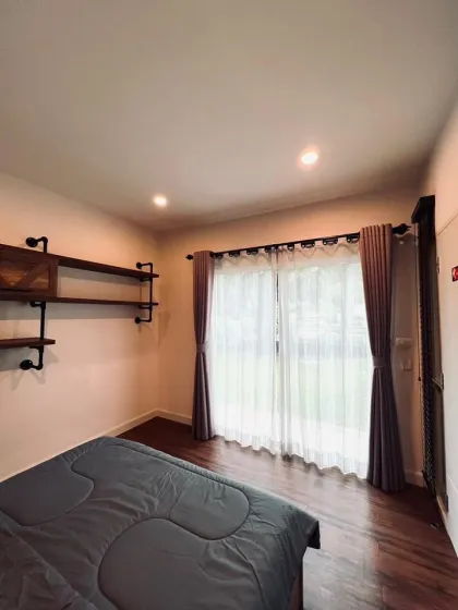 Простапонимная квартира с 3 спальнями и 2 ванными в Next Point Condominium