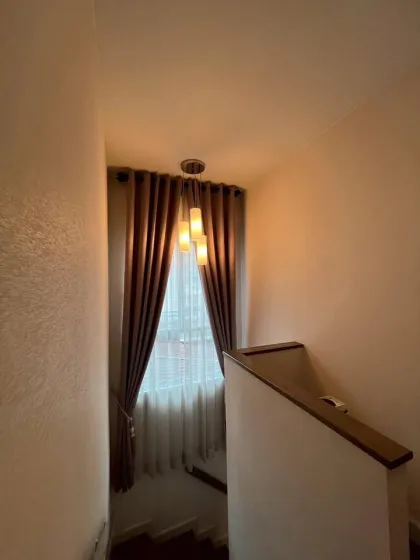 Простапонимная квартира с 3 спальнями и 2 ванными в Next Point Condominium