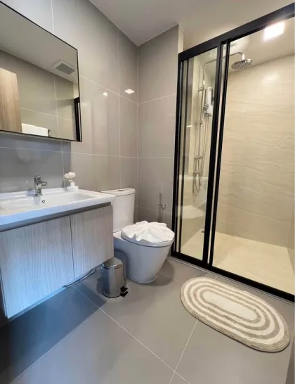 Condo Nuevo de 2 Habitaciones con Vista a Montañas en Cherng Talay