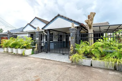 Spacious 4-Bedroom Apartment with Western Kitchen and Parking in Chalong