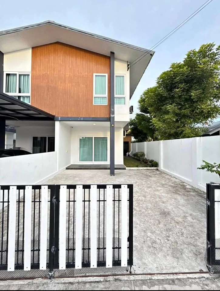 Modern 2-Bedroom Corner House for Rent in Smile Ville X2