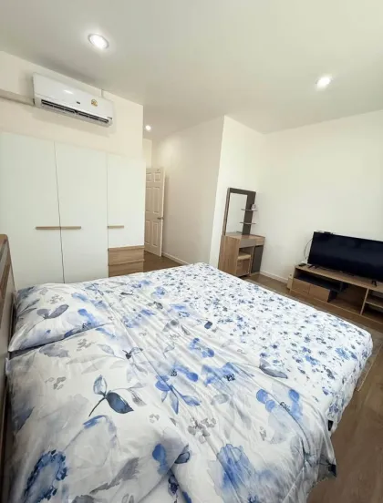 Modern 2-Bedroom Corner House for Rent in Smile Ville X2