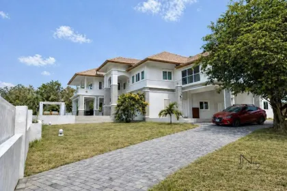 Spacieuse villa de 7 chambres sur une colline avec vue sur la mer à Mai Khao