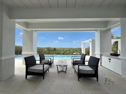 Spacieuse villa de 7 chambres sur une colline avec vue sur la mer à Mai Khao