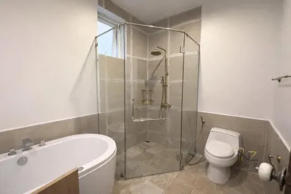 Spacieuse villa de 7 chambres sur une colline avec vue sur la mer à Mai Khao