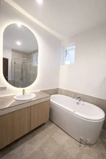 Spacieuse villa de 7 chambres sur une colline avec vue sur la mer à Mai Khao