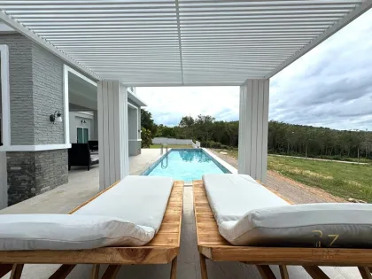 Spacieuse villa de 7 chambres sur une colline avec vue sur la mer à Mai Khao
