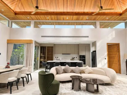 Villa de luxe neuve 4 chambres avec piscine à Botanica Phuket