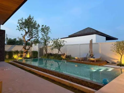 Villa de luxe neuve 4 chambres avec piscine à Botanica Phuket