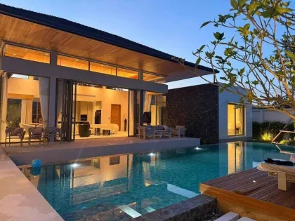 Villa de luxe neuve 4 chambres avec piscine à Botanica Phuket