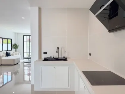 วิลล่าครอบครัวสุดหรู 4 ห้องนอน รีโนเวทใหม่ที่วิชิต ภูเก็ต