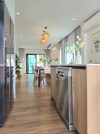 วิลล่าทันสมัย 3 ห้องนอนพร้อมสระว่ายน้ำส่วนตัวใน Nimman Villa ภูเก็ต