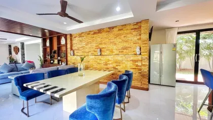 3 Schlafzimmer, 4 Badezimmer Villa zur Miete in Rawai, Phuket