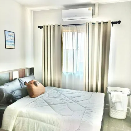 Appartement 2 Chambres 2 Salles de Bain à Louer à Siri Place Airport, Nai Yang