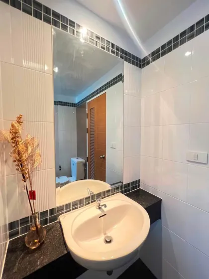 Condominio de Esquina 1 Habitación 1 Baño en Alquiler en Kathu