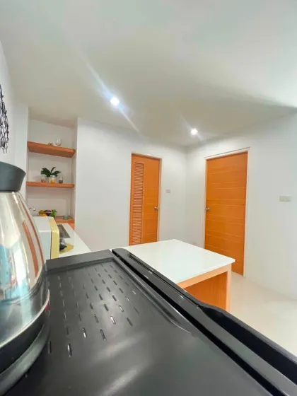 Condominio de Esquina 1 Habitación 1 Baño en Alquiler en Kathu