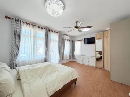 Moderna villa de 3 habitaciones en alquiler en Mana Kathu Lake