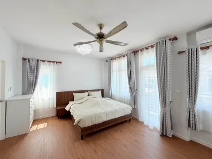 Moderna villa de 3 habitaciones en alquiler en Mana Kathu Lake