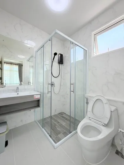 Moderna villa de 3 habitaciones en alquiler en Mana Kathu Lake