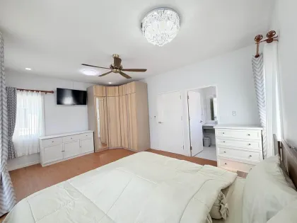 Moderna villa de 3 habitaciones en alquiler en Mana Kathu Lake