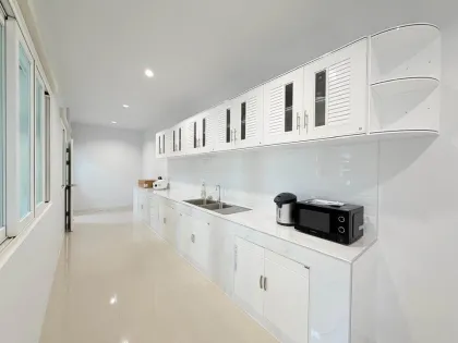 Moderna villa de 3 habitaciones en alquiler en Mana Kathu Lake