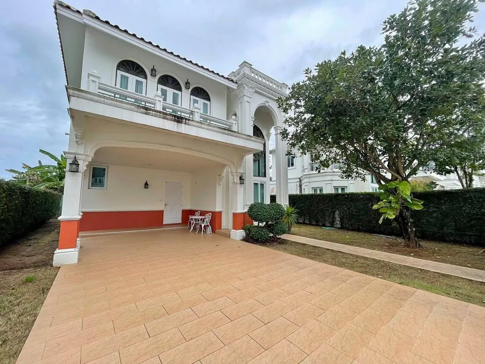 Красивая вилла с 4 спальнями в аренду в Ко Кео