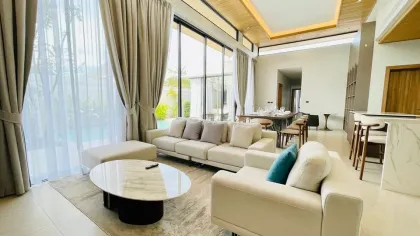 Роскошная вилла с 4 спальнями и бассейном в Mouana Residence, Чалонг