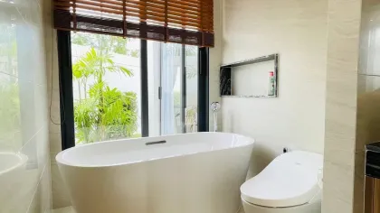 Роскошная вилла с 4 спальнями и бассейном в Mouana Residence, Чалонг
