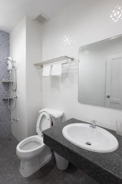 1 Zimmer Wohnung mit 1 Bad zur Miete in Phuket Stadt, Wichit
