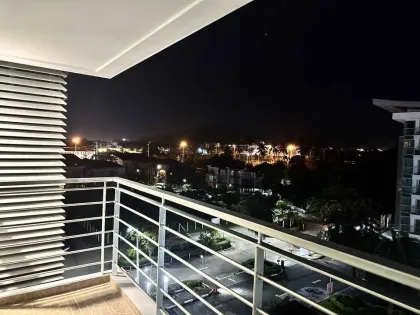 1-комнатная квартира с видом на горы и бассейн в The Royal Place, Раваи