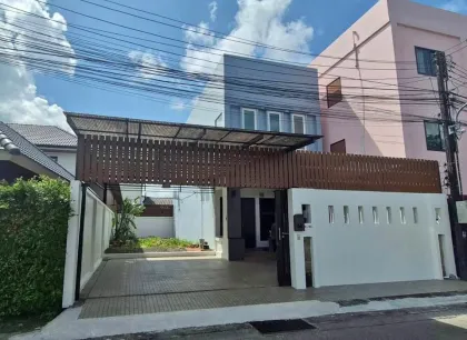 Дом с 2 спальнями и 3 ванными для аренды рядом с Robinson Lifestyle Thalang