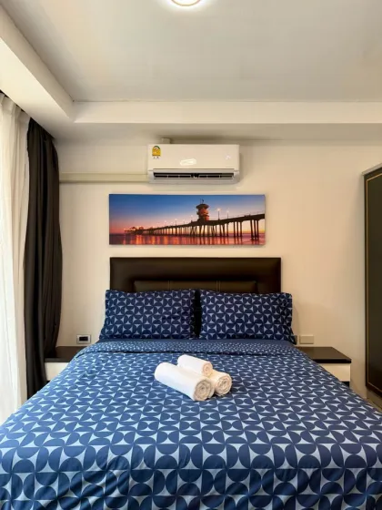 Студия с выходом к бассейну в 777 Beach Condo