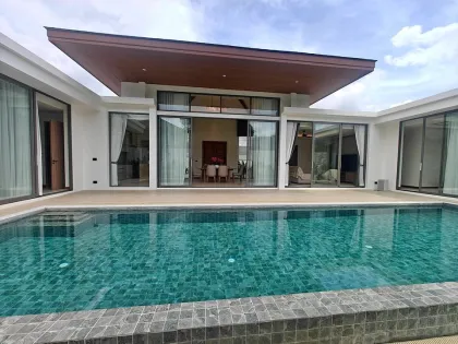 Роскошная вилла с 3 спальнями и бассейном у UWC Phuket в аренду