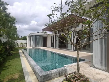 Роскошная вилла с 3 спальнями и бассейном у UWC Phuket в аренду
