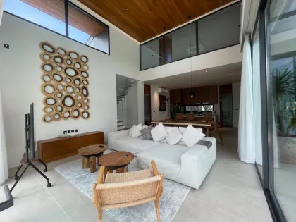 精致豪华泳池别墅，4卧5卫，位于Elite Chalong Villas
