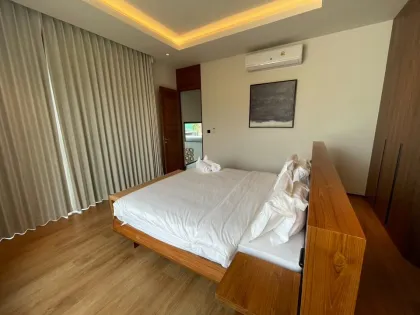 精致豪华泳池别墅，4卧5卫，位于Elite Chalong Villas