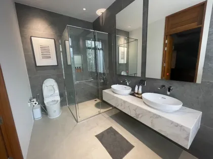 精致豪华泳池别墅，4卧5卫，位于Elite Chalong Villas