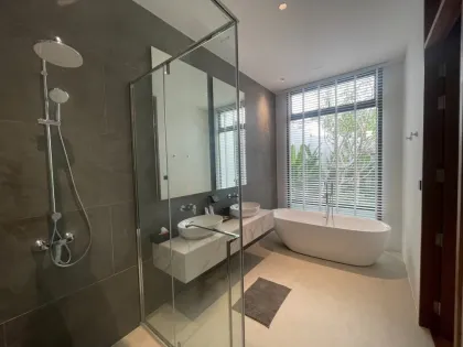 精致豪华泳池别墅，4卧5卫，位于Elite Chalong Villas