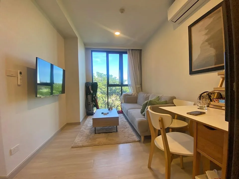 คอนโด 1 ห้องนอนสไตล์โมเดิร์นใกล้หาดบางเทา