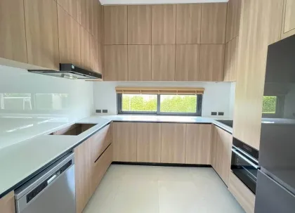 Роскошная вилла с 5 спальнями и бассейном в аренду в Mouana Grande, Ko Kaeo