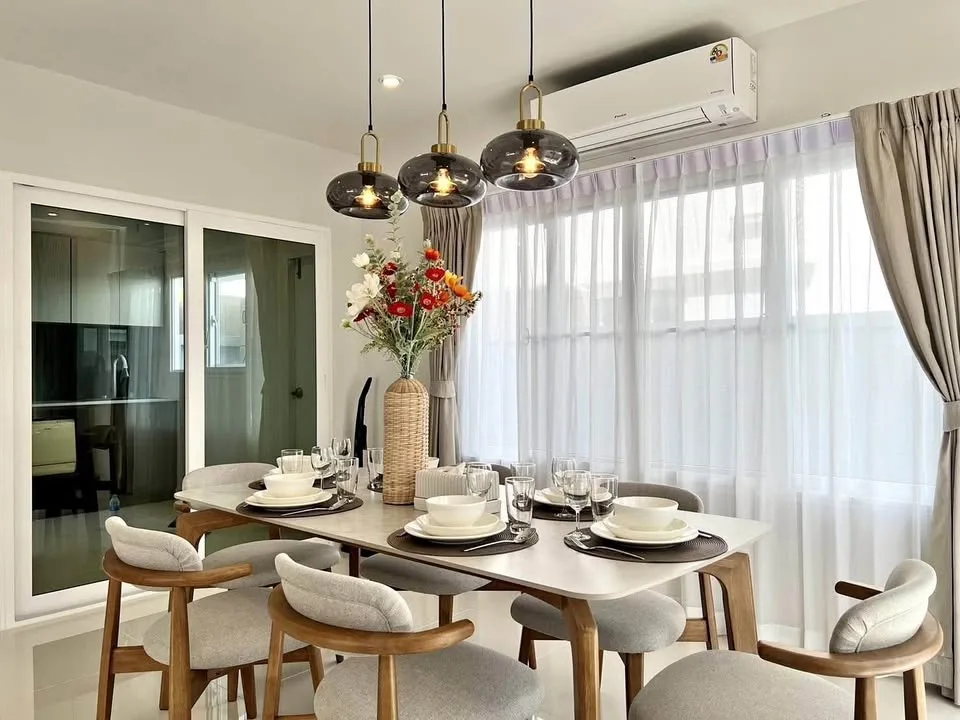 Apartamento en alquiler en Chalong con 3 dormitorios y 2 baños