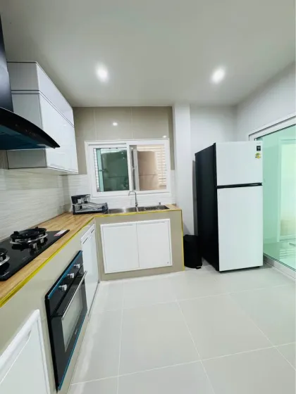 Maison d'Angle de Luxe 3 Chambres 3 Salles de Bain à Louer à Supalai Primo, Patong