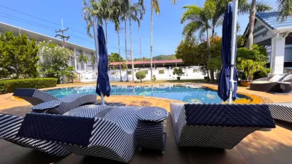 Unique 5-Bedroom Pool Villa at Kathu Golf Course for Rent