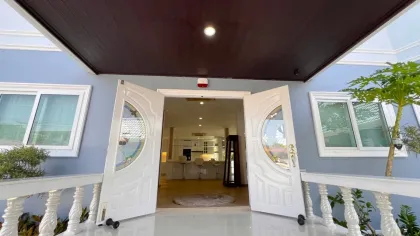 Unique 5-Bedroom Pool Villa at Kathu Golf Course for Rent