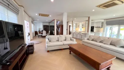 Unique 5-Bedroom Pool Villa at Kathu Golf Course for Rent
