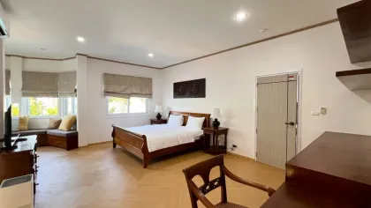 Unique 5-Bedroom Pool Villa at Kathu Golf Course for Rent